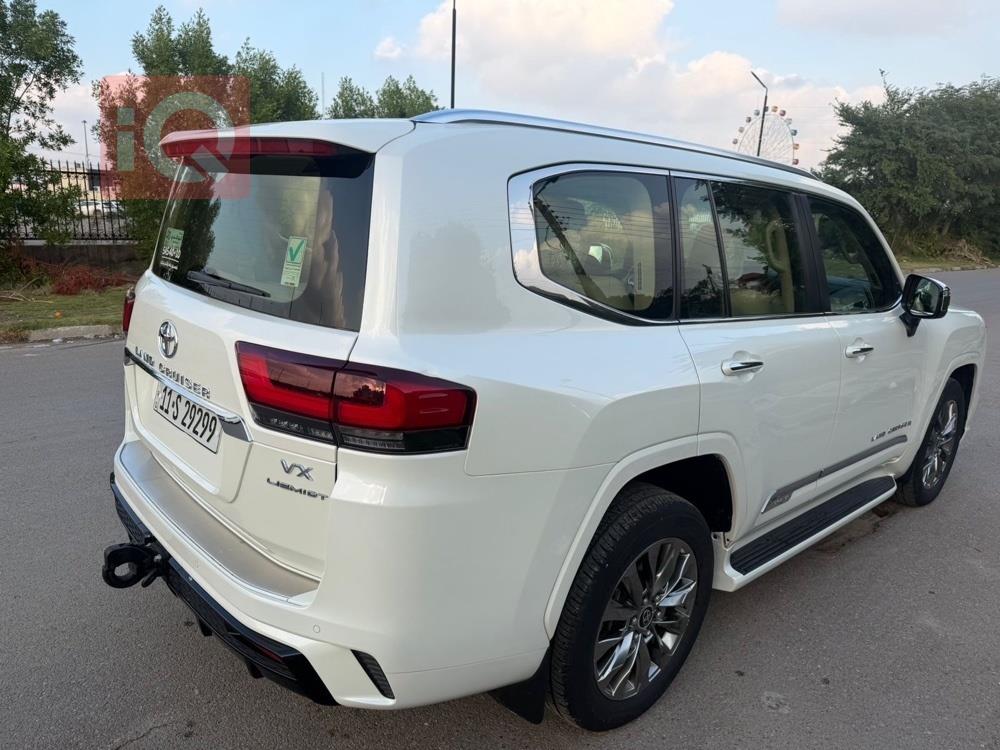 تۆیۆتا لاند کروزەر